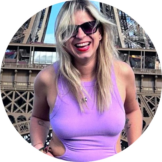Alexandra, weaving unforgettable stories as a dedicated tour leader.